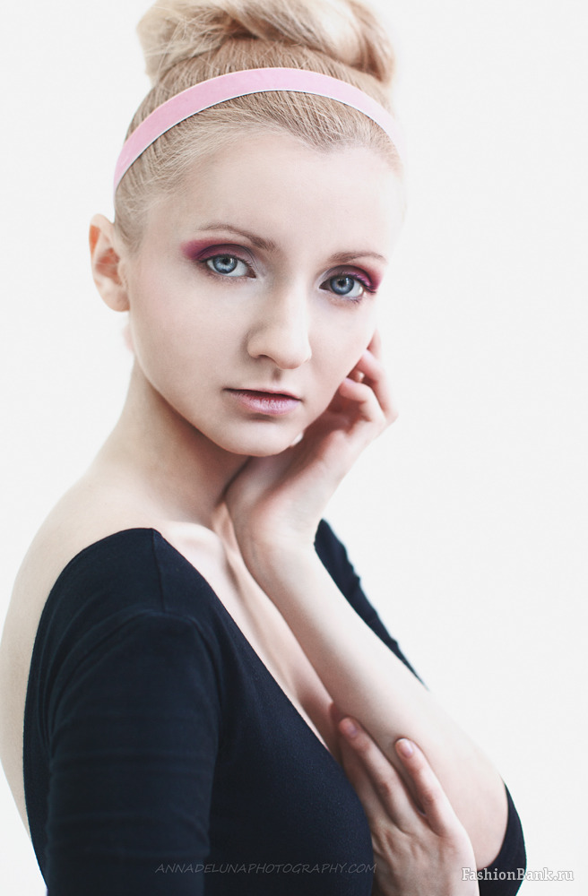  Anike Angel