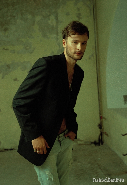 Igor E.