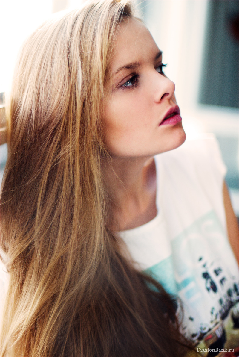  Ann BG