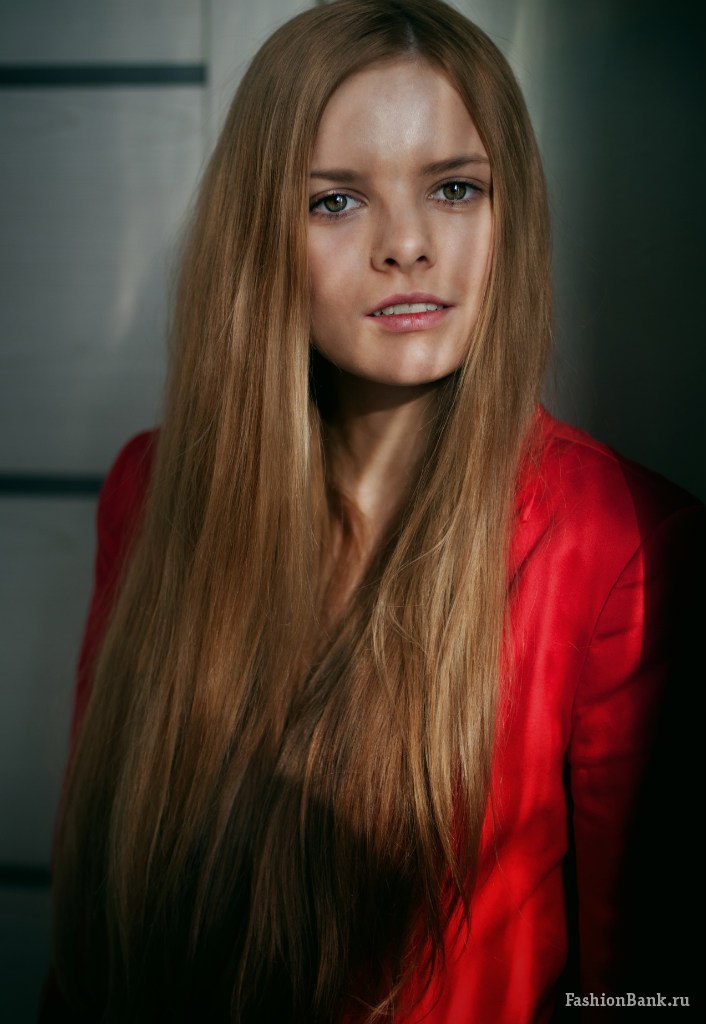  Ann BG
