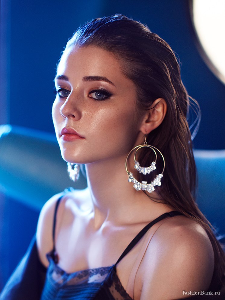  Sasha Lang