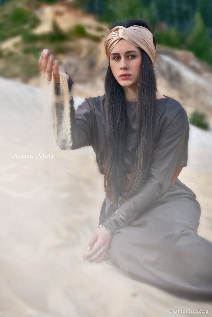  Anna Aleli