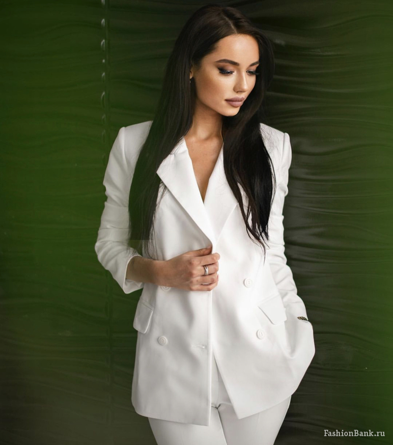 Sasha Phoenix
