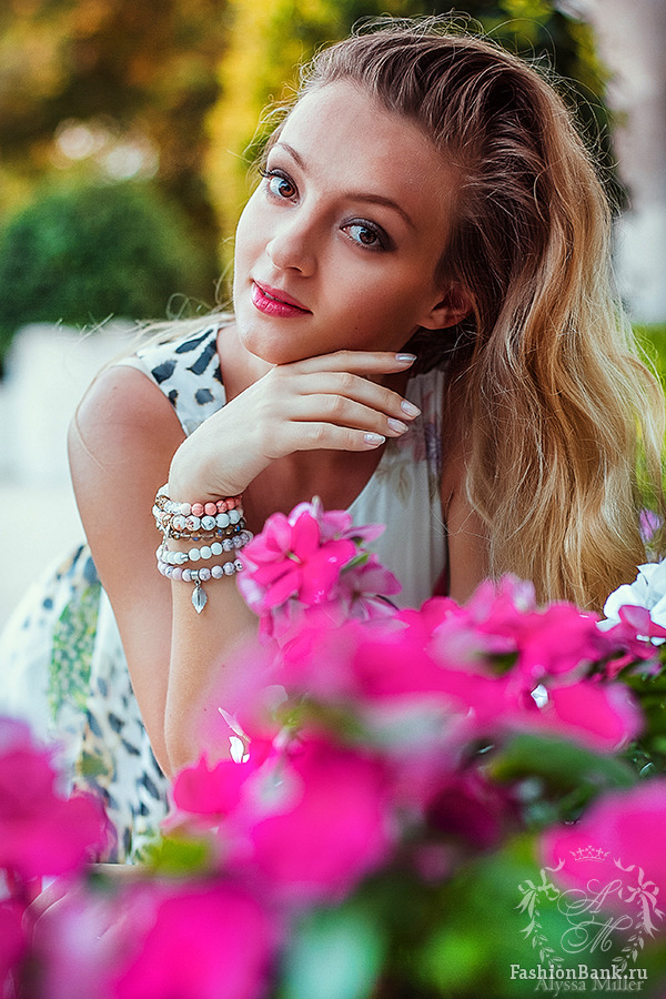  Antonina S