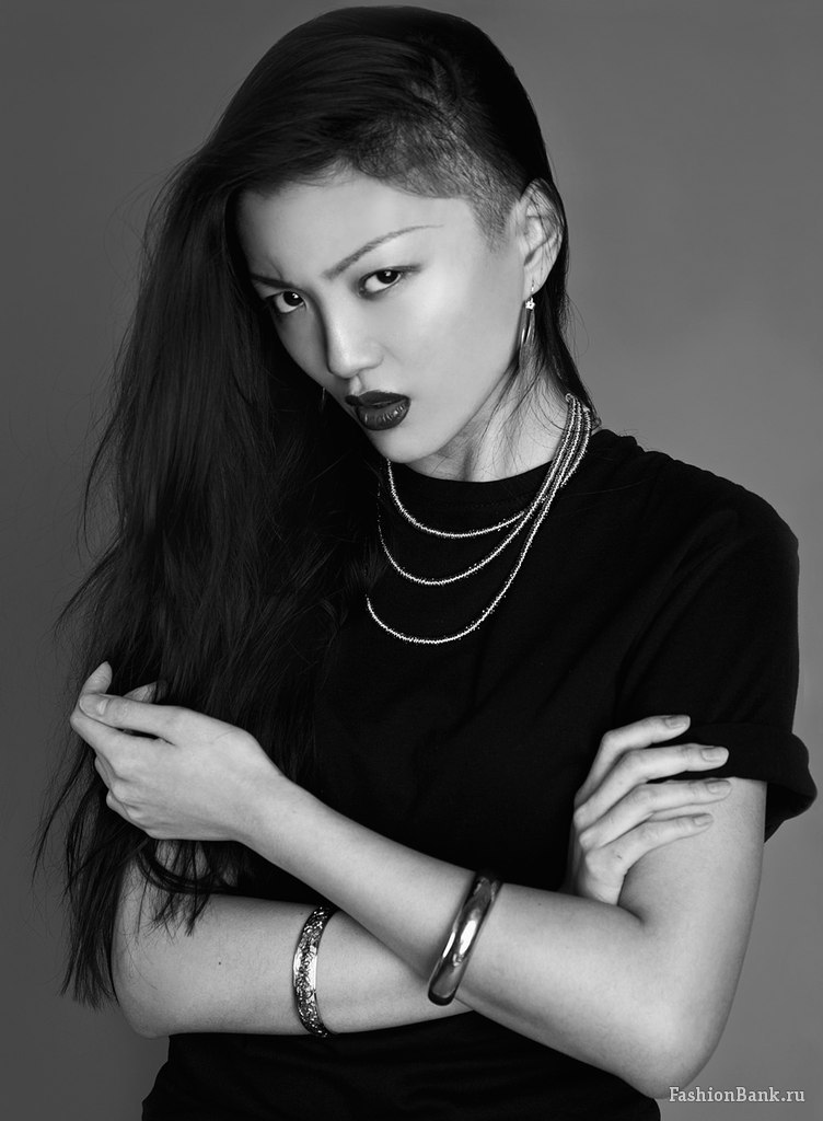 Sasha Sandra