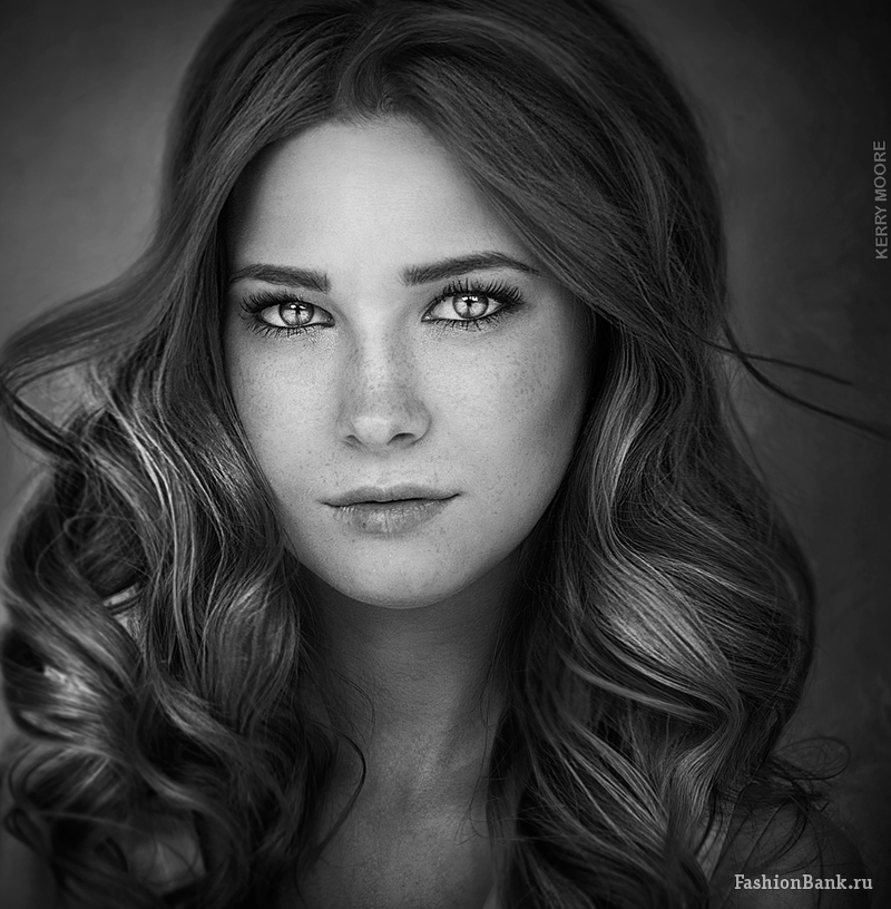  Kerry Moore
