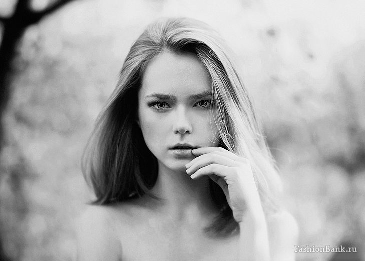  Kerry Moore
