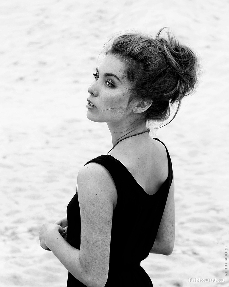  Kerry Moore
