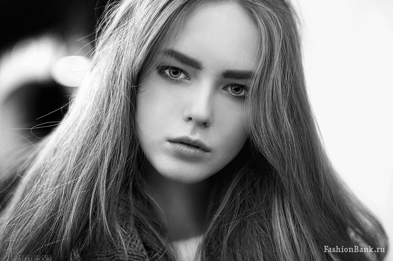  Kerry Moore