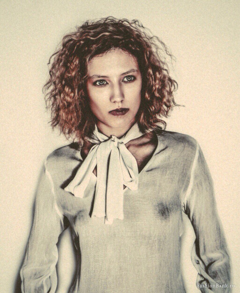  Elina Model